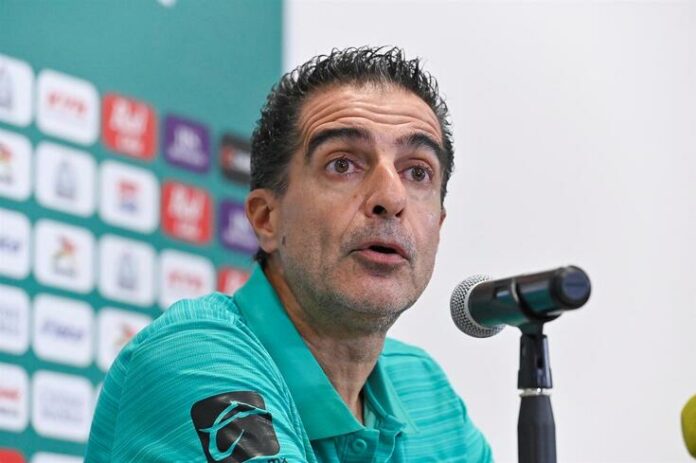 Renato Paiva, entrenador del Club León