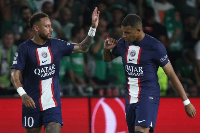Neymar (izquierda) y Mbappé